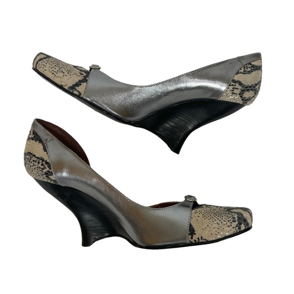 Prague ENVY Leather Snake Print and Metallic Silver D’Orsay Wedge Heels 8.5B - Picture 7 of 12